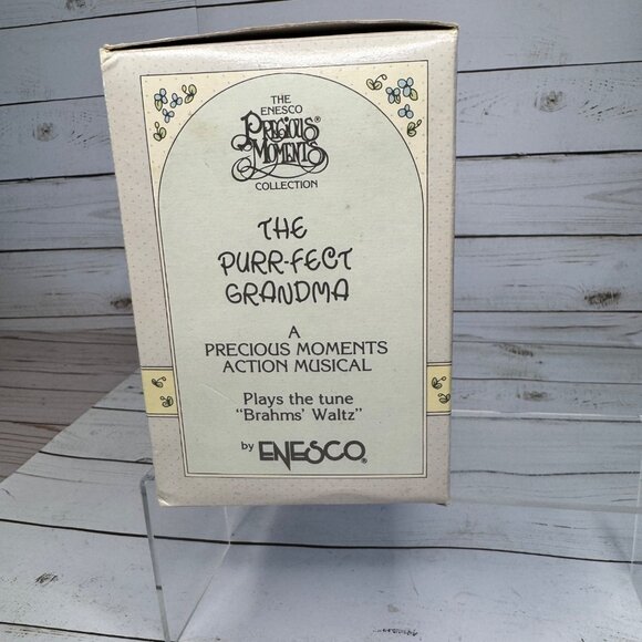 Precious Moments "The Purr-Fect Grandma" Musical Figurine By Enesco - Picture 9 of 10